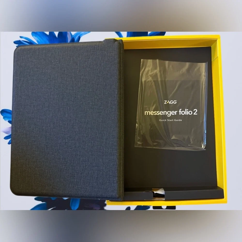 ZAGG messenger portfolio 2 for iPad (9th/8th/7th Gen) & iPad Air (3rd Gen)  NWT